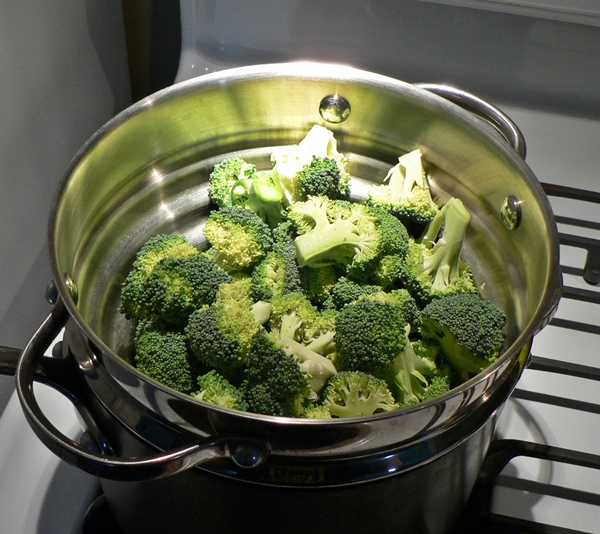 Broccoli with Creamy Parmesan Sauce recipe