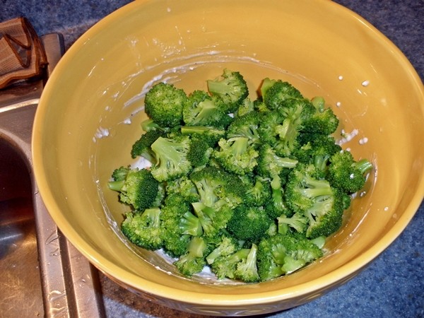 Creamy Feta Broccoli Salad recipe